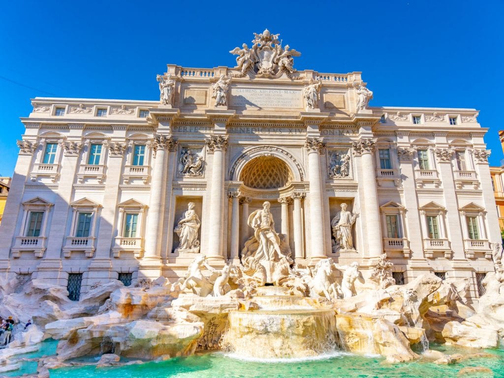 traveling in rome- the Trevi fountain 