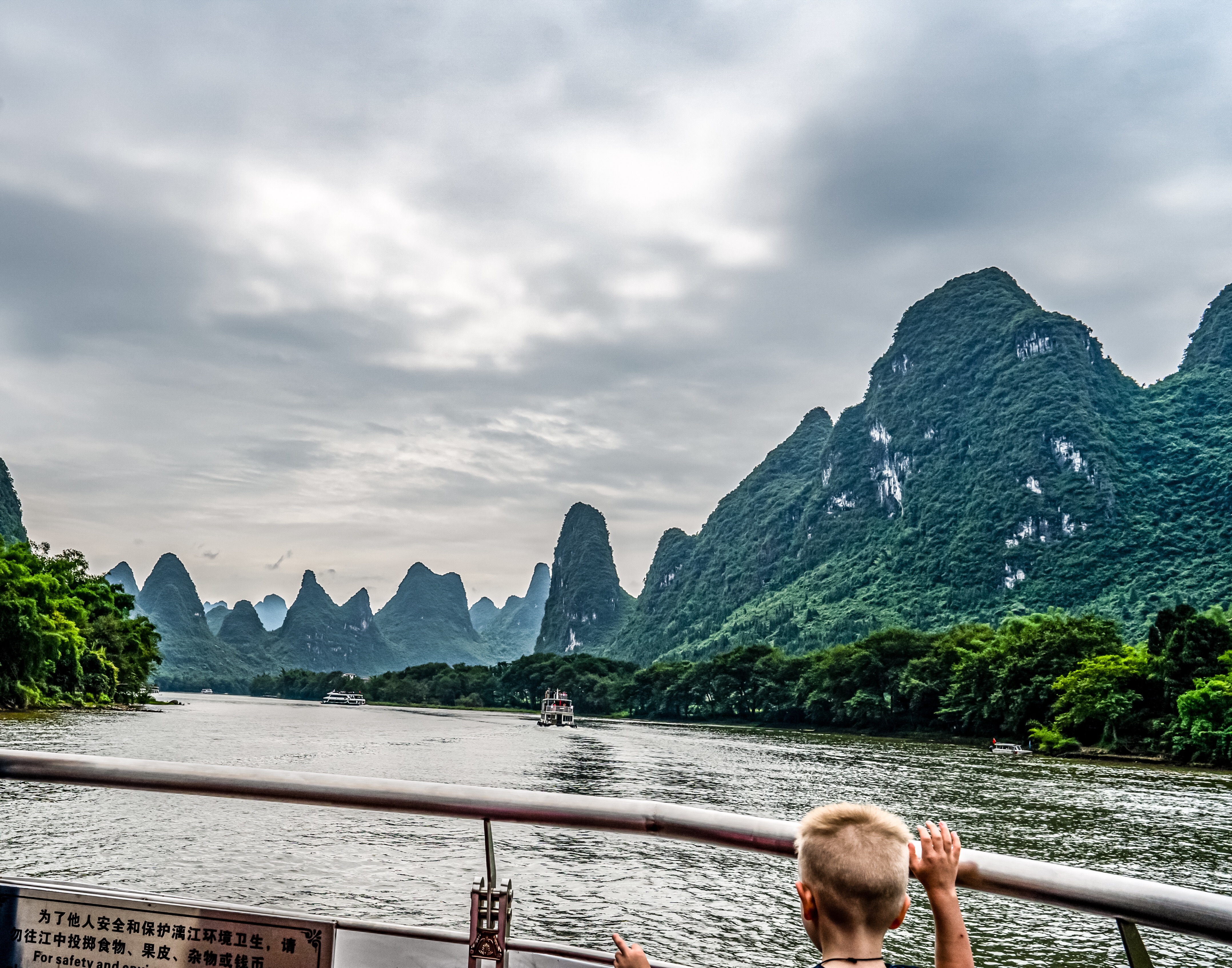 Boat ride li river in china with kids