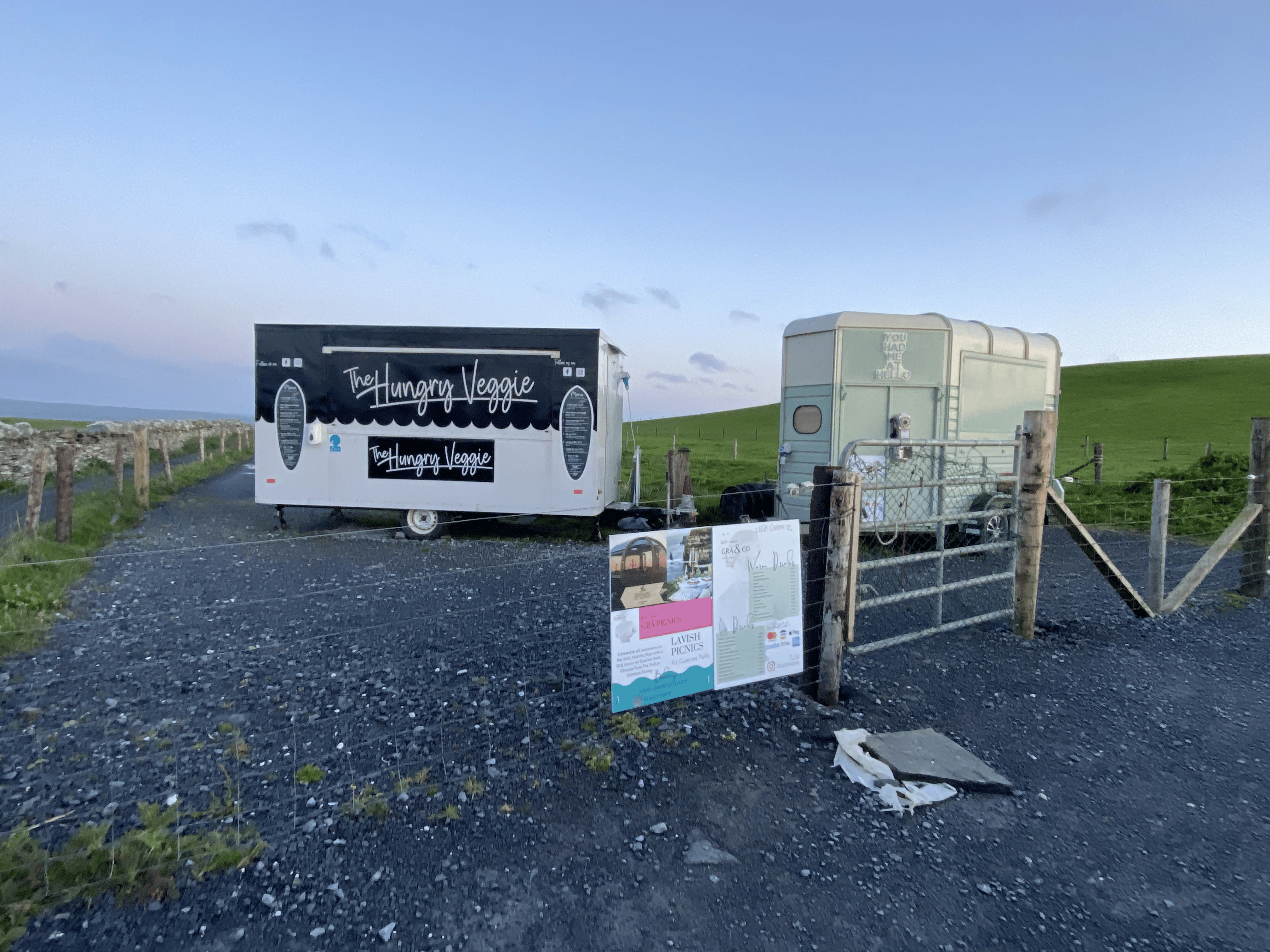 There are some spots perfect  in the Cliffs of Moher with kids for having lunch or a picnic!