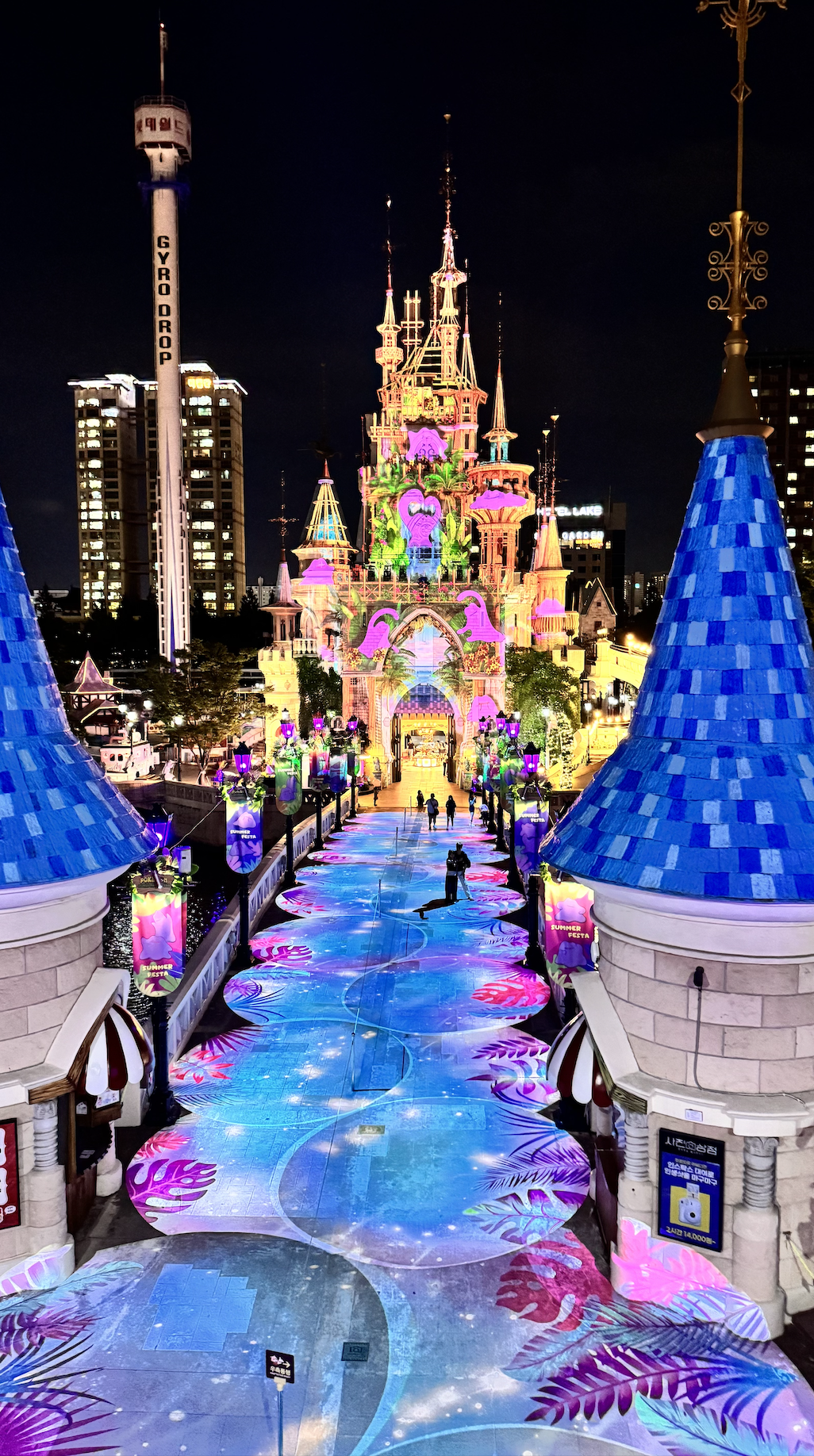 Lotte World was something else, all the kids had so much fun at this park in Seoul.