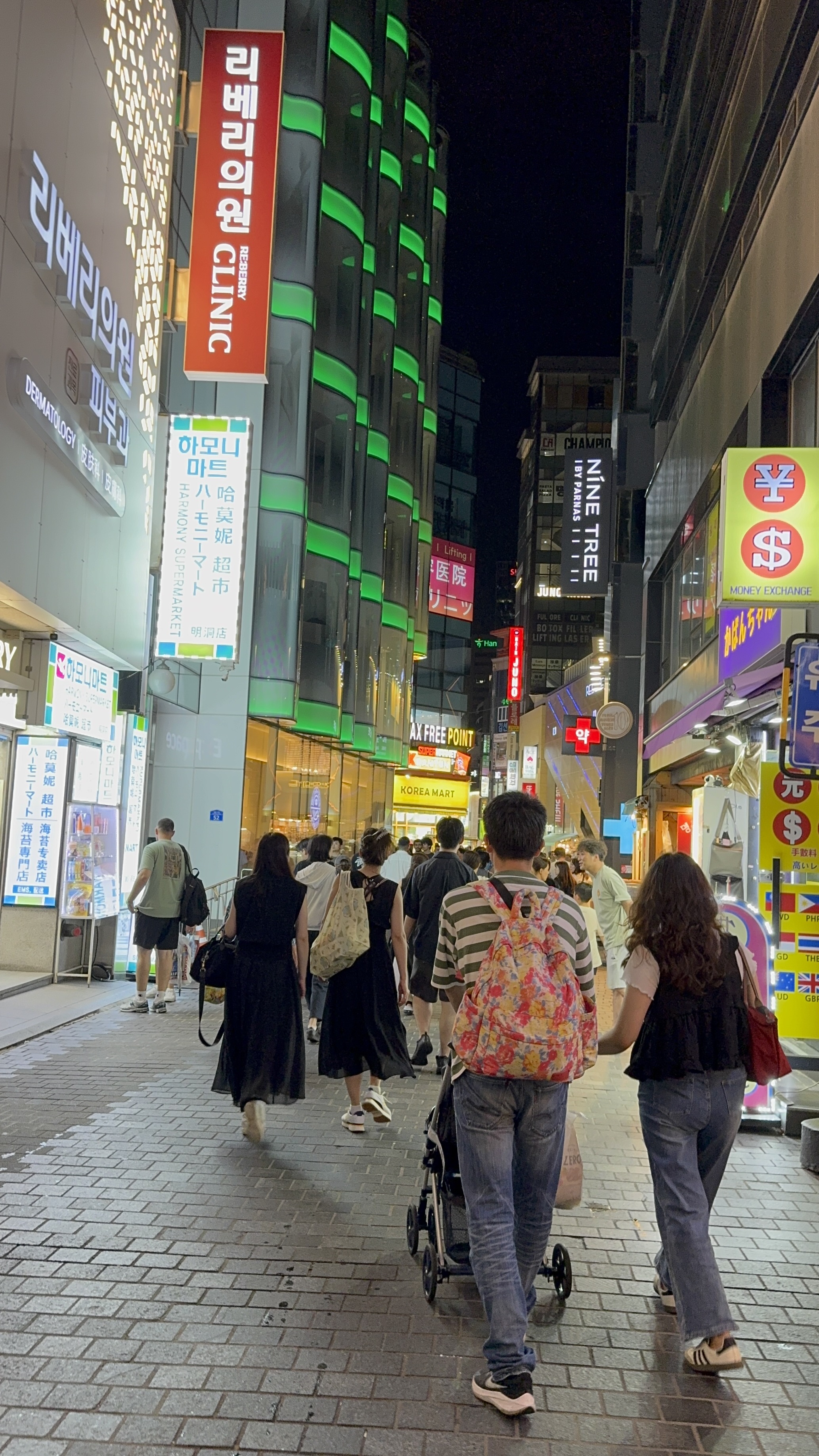 You will be able to find many budget- and family-friendly hotels in Seoul.