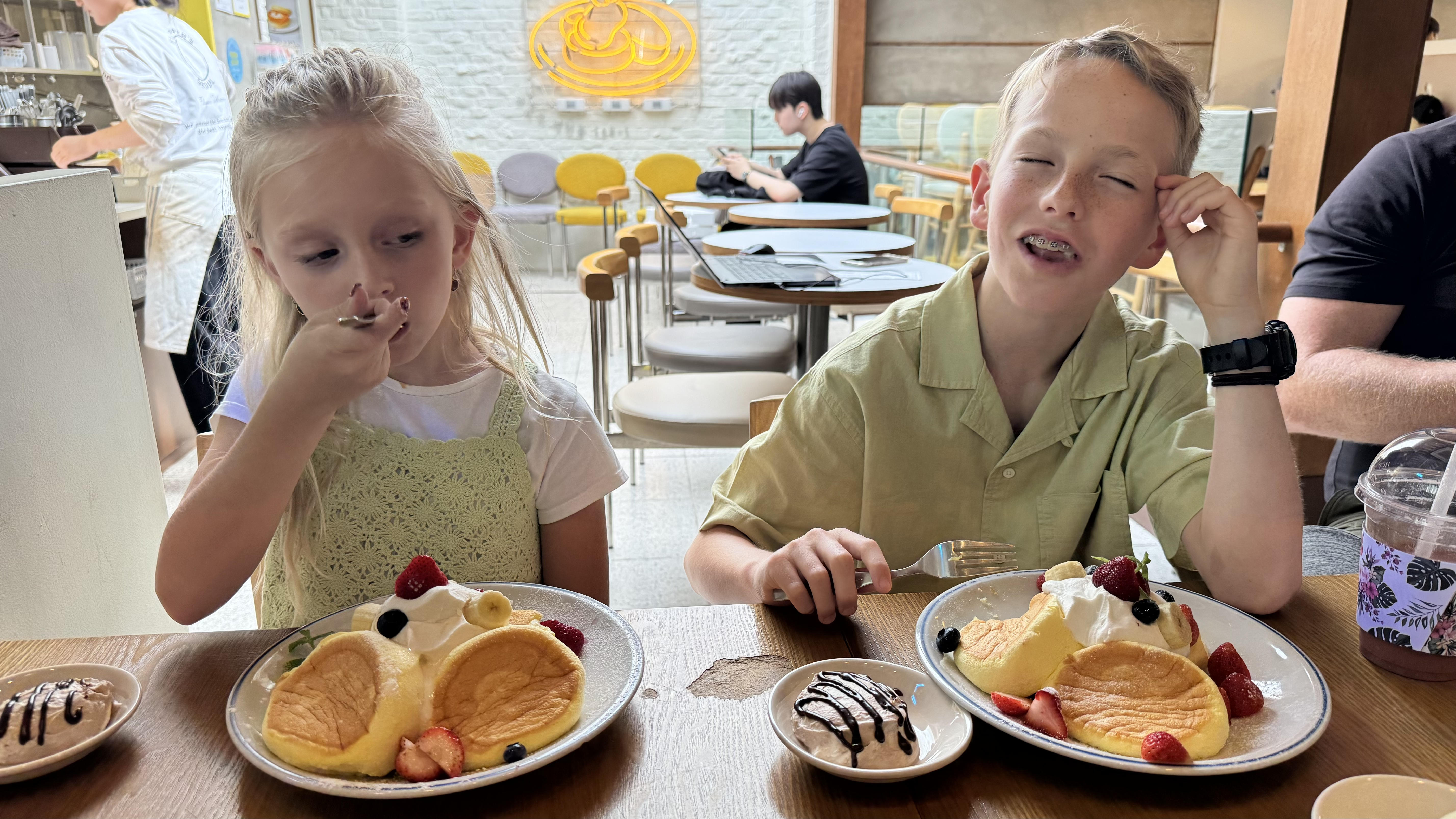We couldn’t miss trying these fluffy pancakes in Seoul, one of our favorites!