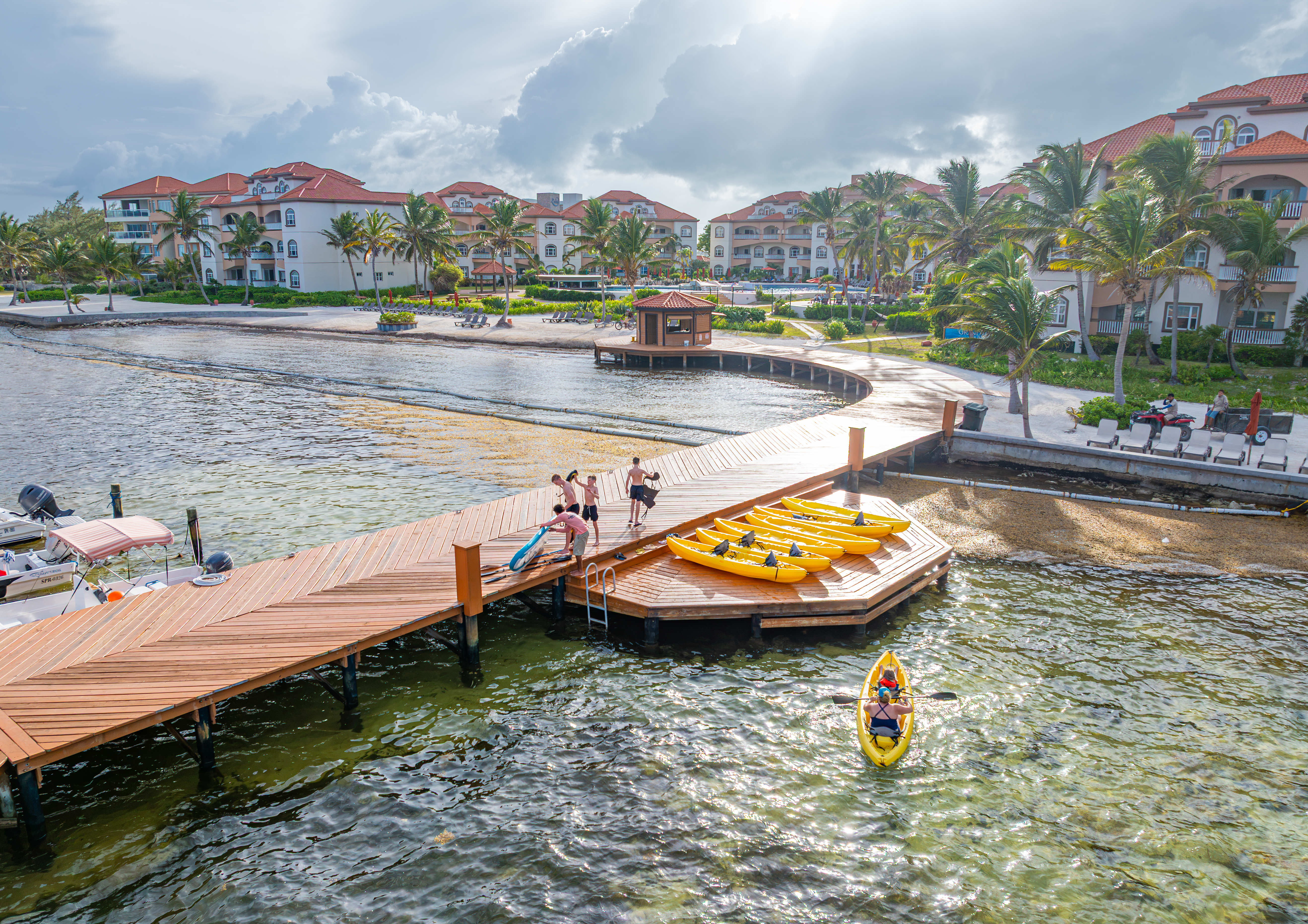 pools in grand caribe belize for kids and families